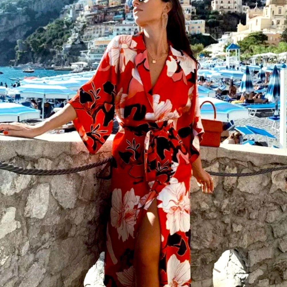 Zara Beautiful Floral Kimono Size XS